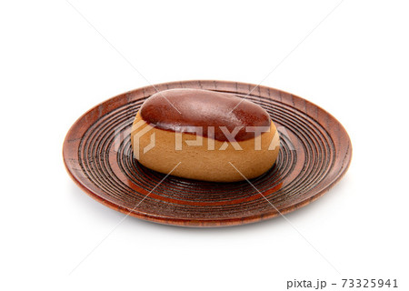 和菓子の栗饅頭 和菓子の栗饅頭 73325941