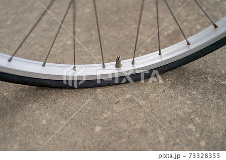 自転車のバルブ 73328355