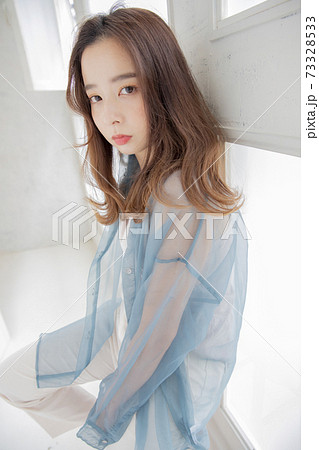 ゆるふわロングヘアー 日本人　ヘアスタイル　髪型　美容　モデル 73328533