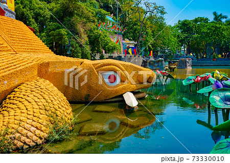 スイティエン公園　亀の彫刻【ベトナムイメージ】 73330010