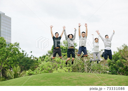 Jumping excited peopleの写真素材 [73331086] - PIXTA