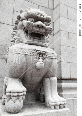 Traditional white Chinese lion statue Traditional white Chinese lion statue 73332383