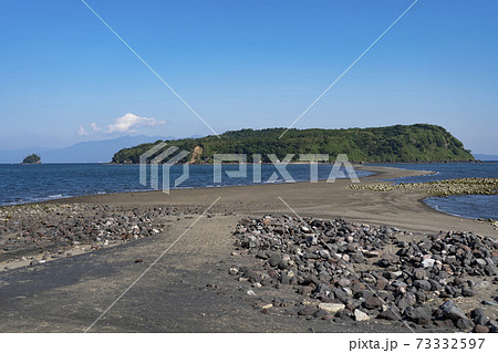 鹿児島県の知林ヶ島。(干潮) 鹿児島県の知林ヶ島。(干潮) 73332597