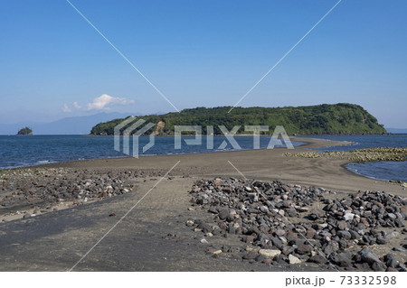 鹿児島県の知林ヶ島。(干潮) 鹿児島県の知林ヶ島。(干潮) 73332598