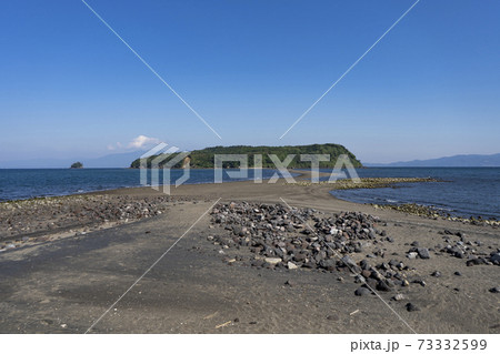 鹿児島県の知林ヶ島。(干潮) 鹿児島県の知林ヶ島。(干潮) 73332599