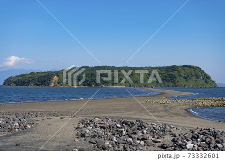 鹿児島県の知林ヶ島。(干潮) 鹿児島県の知林ヶ島。(干潮) 73332601