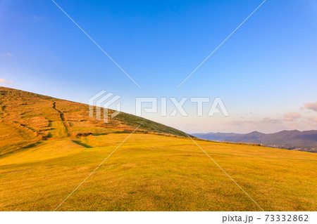鬼岳の日の出 五島列島 福江島 【長崎県五島市】 鬼岳の日の出 五島列島 福江島 【長崎県五島市】 73332862