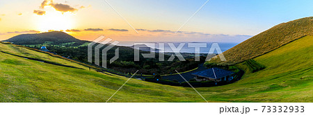 鬼岳の日の出 五島列島 福江島 パノラマ 【長崎県五島市】 鬼岳の日の出 五島列島 福江島 パノラマ 【長崎県五島市】 73332933