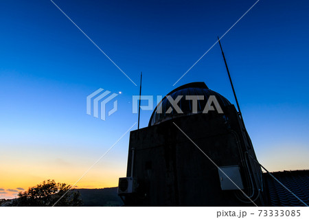 鬼岳天文台の夜明け 五島列島 福江島 【長崎県五島市】 鬼岳天文台の夜明け 五島列島 福江島 【長崎県五島市】 73333085