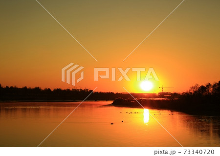 日の出 日没 夕暮れ 73340720