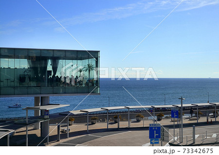 ロマンチック茨城(日立駅の海岸に浮かぶ喫茶店。太平洋の水平線を見つめながら待ち人を待つ。)日立市 ロマンチック茨城(日立駅の海岸に浮かぶ喫茶店。太平洋の水平線を見つめながら待ち人を待つ。)日立市 73342675