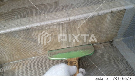 防水工事におけるケレン作業 防水工事におけるケレン作業 73346678