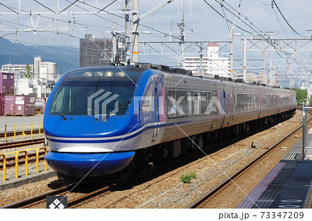 山陽本線・鷹取駅を通過する下り特急スーパーはくと 山陽本線・鷹取駅を通過する下り特急スーパーはくと 73347209