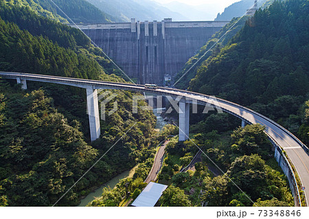 埼玉県/ 滝沢ダムと雷電廿六木橋（らいでんとどろきばし） 73348846