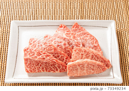 牛肉希少部位とされる「ミスジ」(国産牛焼肉用)。 牛肉希少部位とされる「ミスジ」(国産牛焼肉用)。 73349234