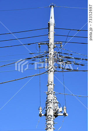 電柱と電気設備 73352697
