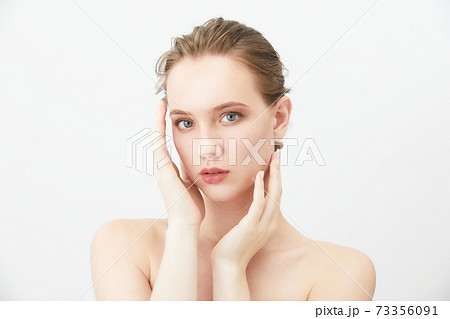 ビューティーショット 外国人女性 73356091