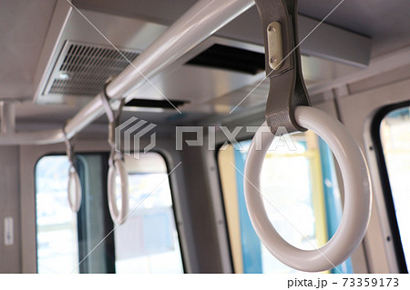 電車内 電車内 73359173