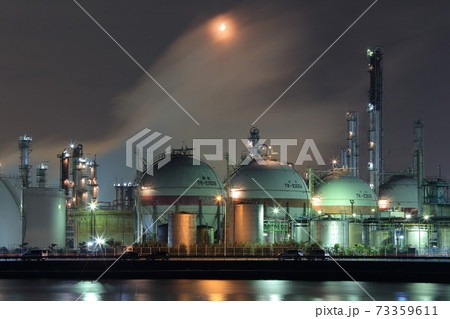 人気の工場夜景(四日市コンビナート 四日市ドーム近郊 三重県) 人気の工場夜景(四日市コンビナート 四日市ドーム近郊 三重県) 73359611