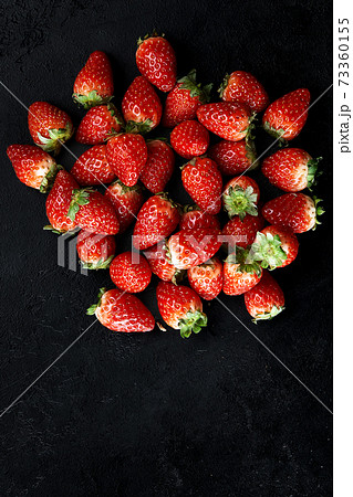 Fresh ripe perfect strawberry - Food Frame Background Fresh ripe perfect strawberry - Food Frame Background 73360155
