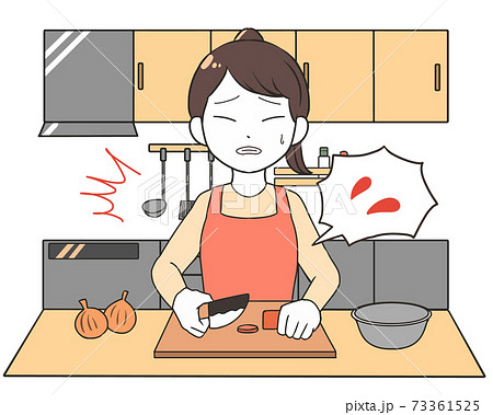 料理 野菜を切る 怪我をする 女性 料理 野菜を切る 怪我をする 女性 73361525