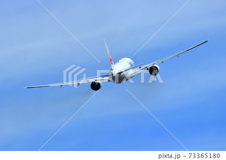 大阪国際空港　飛行機JAL　逆ラン離陸 73365180