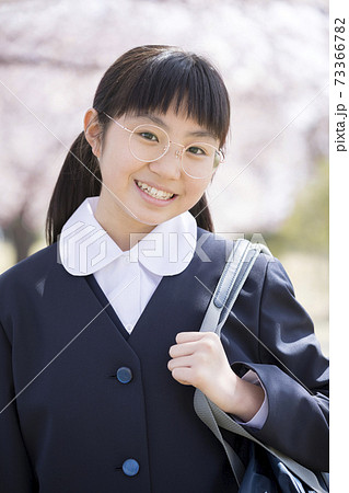 新中学生 小学校卒業 入学イメージ 新中学生 小学校卒業 入学イメージ 73366782