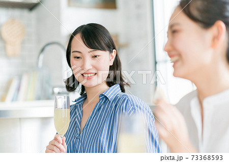 ホームパーティー 女子会 ホームパーティー 女子会 73368593