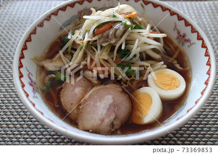 昼食のラーメン 73369853