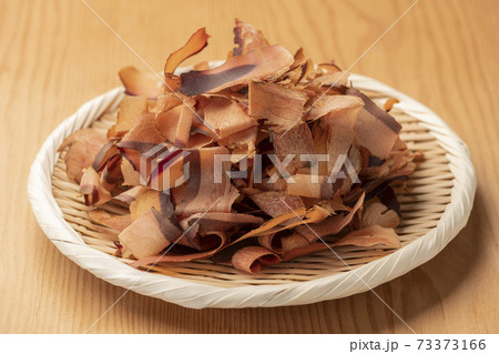 鰹節の厚削り 73373166