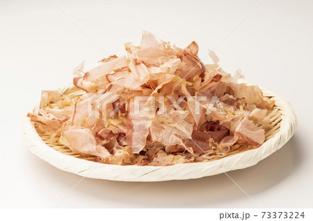 かつお削り節 白バック かつお削り節 白バック 73373224