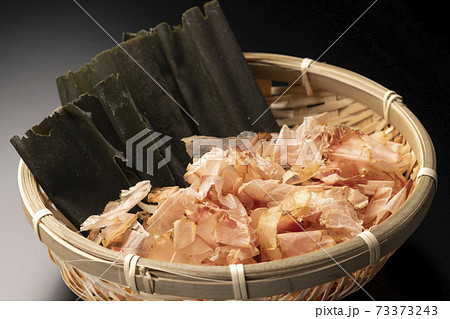 昆布と鰹節 合わせ出汁 昆布と鰹節 合わせ出汁 73373243
