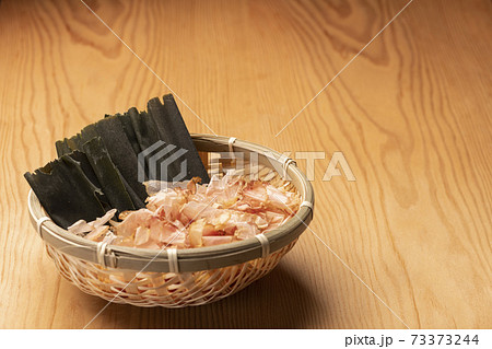 昆布と鰹節　合わせ出汁 73373244