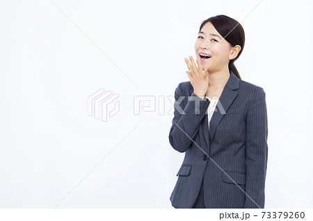 30代女性 ビジネスウーマン スーツ 30代女性 ビジネスウーマン スーツ 73379260