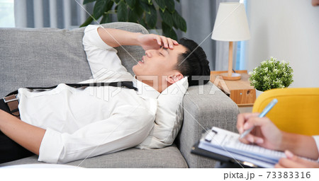 Psychologist see her patient Psychologist see her patient 73383316