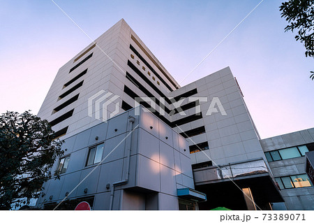 日本の東京都市景観　都立広尾病院がコロナ患者を受け入れる「コロナ重点病院」に　＝1月13日 73389071