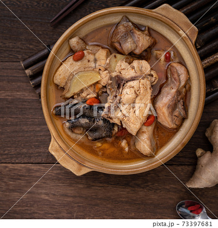 鶏 チキン ニワトリ 73397681