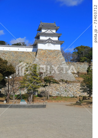 【兵庫県】晴天下の明石城(巽櫓) 【兵庫県】晴天下の明石城(巽櫓) 73403712