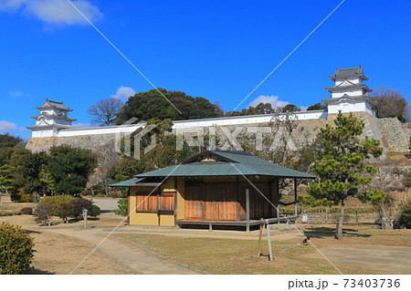 【兵庫県】晴天下の明石城(坤櫓と巽櫓) 【兵庫県】晴天下の明石城(坤櫓と巽櫓) 73403736