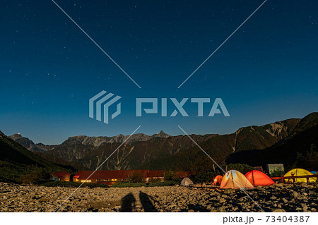 山小屋 夜景 山小屋 夜景 73404387