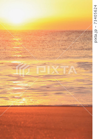 久慈浜海岸からの日出　1月中旬　　 73405624