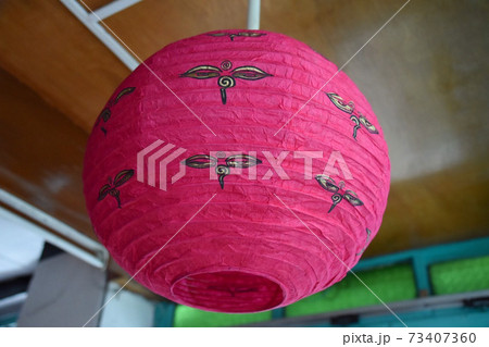 ブッタの目が描かれたライト ブッタの目が描かれたライト 73407360