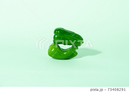 ピーマン　複数　白バック 73408291