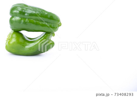 ピーマン 複数 白バック ピーマン 複数 白バック 73408293