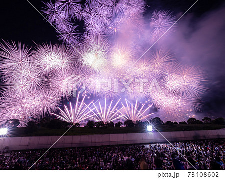 8月大阪・淀川　なにわ淀川花火大会 73408602