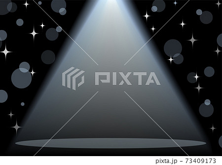 ステージに光輝く青色のスポットライトのイラスト 73409173