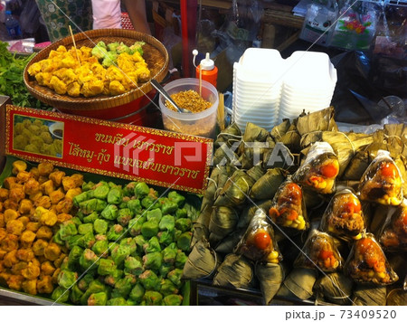 市場で売っていた中華風タイ料理 73409520