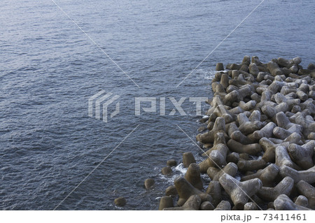 消波ブロックと相模湾 73411461