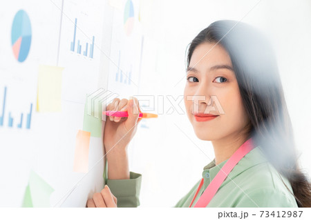 Business woman 73412987