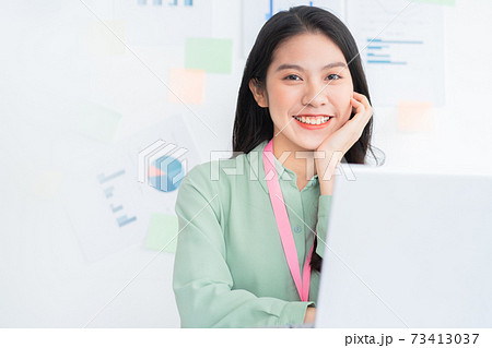 Business woman 73413037